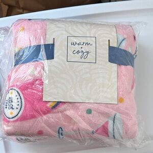 Warm Cozy Pink Patterned Throw Blanket